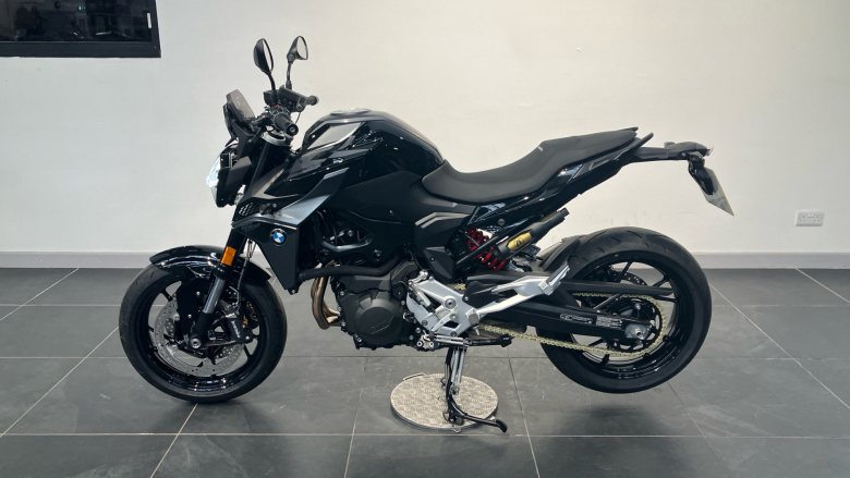 BMW F900 R